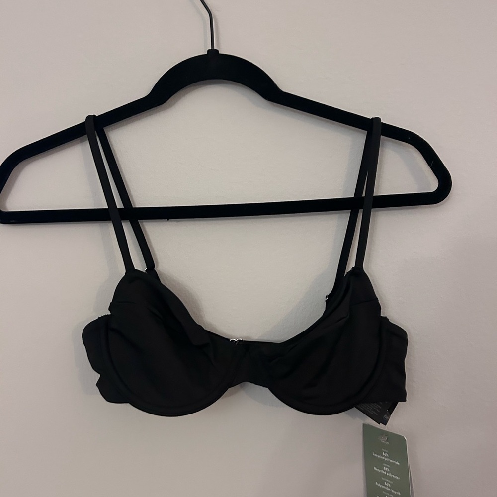 Black Minimalist Underwire Bra with Thin Straps